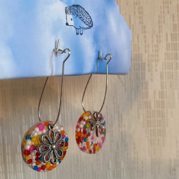 HANDMADE🙋🏻♀️🍩Dangle Earrings w/ Charm! - Picture 3 of 15